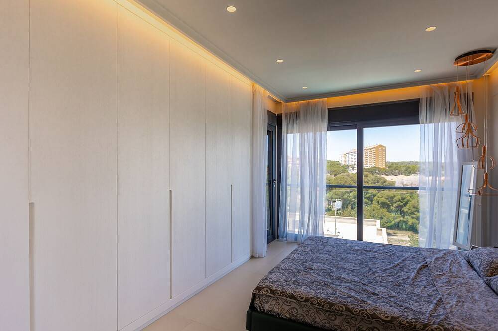 Villa with private swimming pool close to the sea in Dehesa de Campoamor, Orihuela