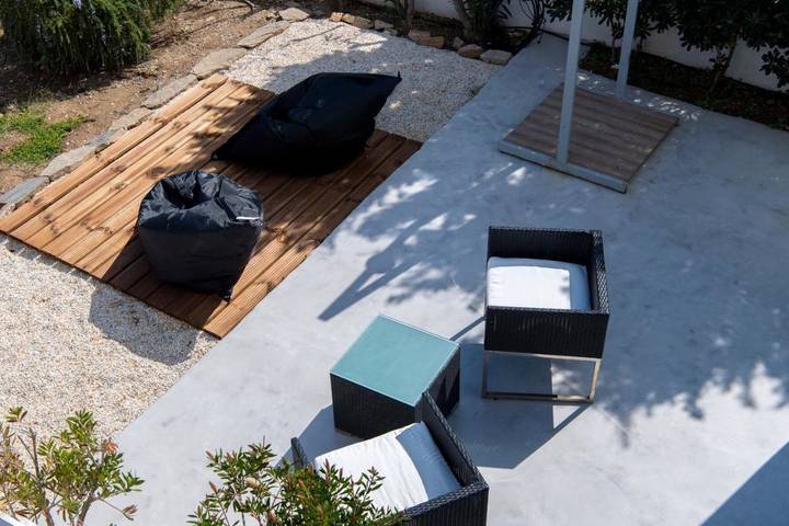 Location de vacances pour 6 personnes, avec vue et jardin, adapté aux familles dans Píso Livádi - 2