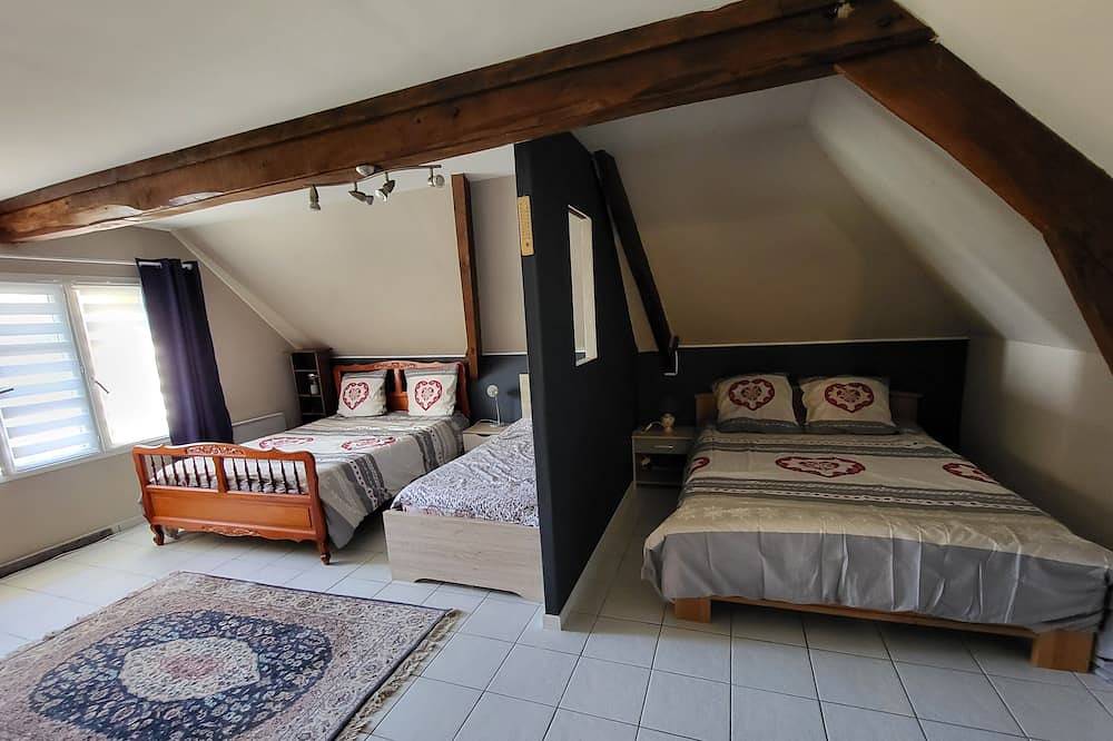 Maison Bretonne 2 nights minimum in Locoal-Mendon, Côte des Mégalithes