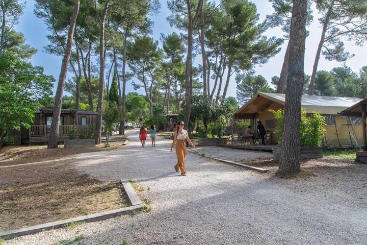 Location de vacances pour 5 personnes, avec terrasse et piscine à Aubagne - 2