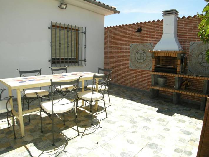 Casa de vacaciones para 6 personas, con terraza además de vistas y jardín, Se admiten mascotas en Tierra de Pinares (Cuéllar) - 3