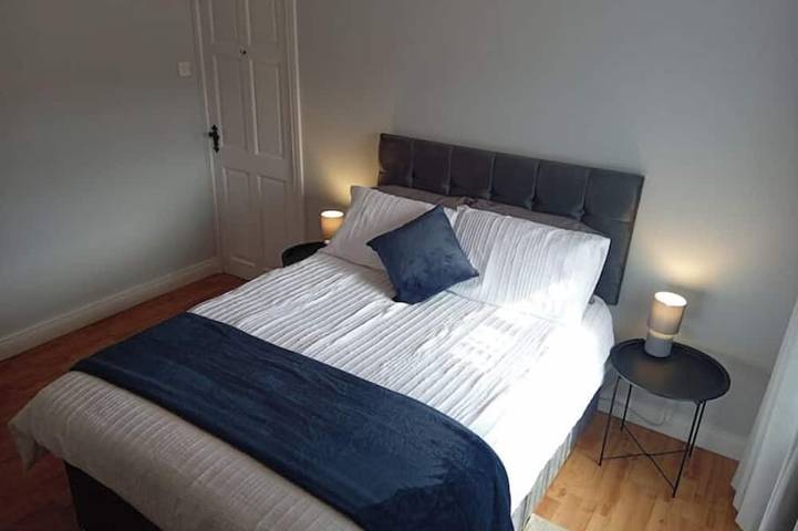 Renovated 3 bedroom House, 3 miles from city centre, Belfast City Hall. in Belfast, Grafschaft Antrim