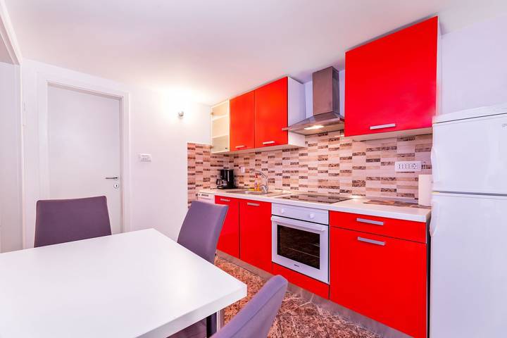 Appartamento intero, Erste Reihe zum Meer in Vela plaža, Baška