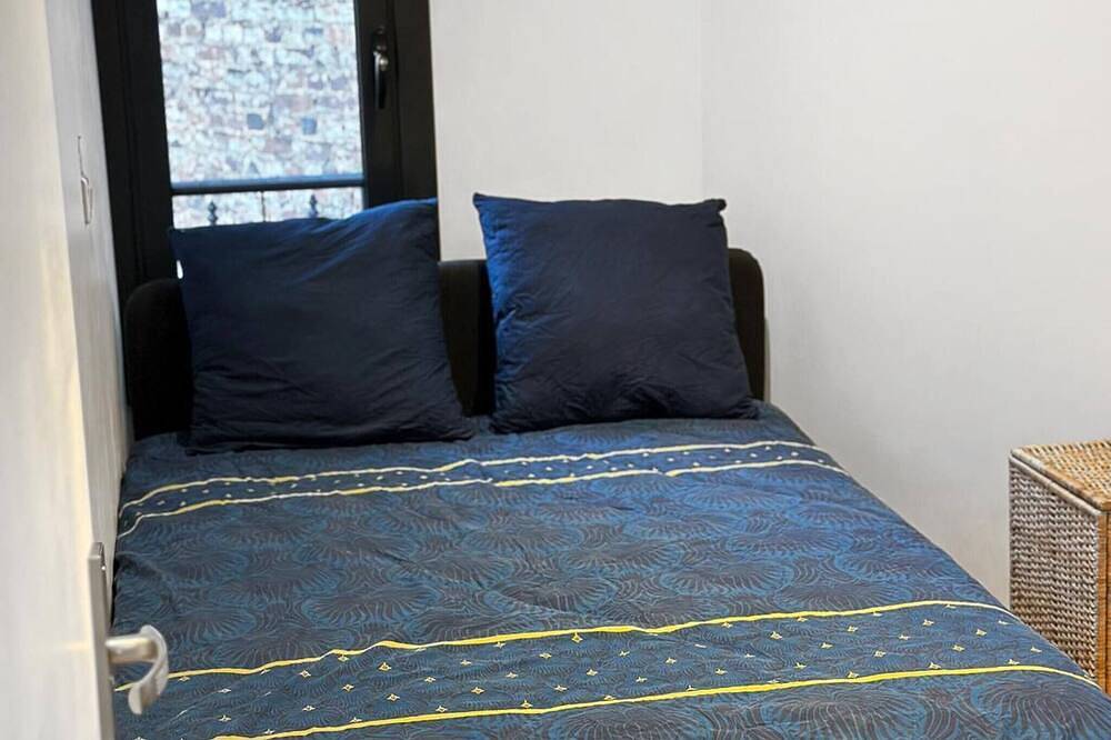 Entire apartment, Charming cozy studio in Puteaux, close to La Défense in Puteaux, Hauts-de-Seine