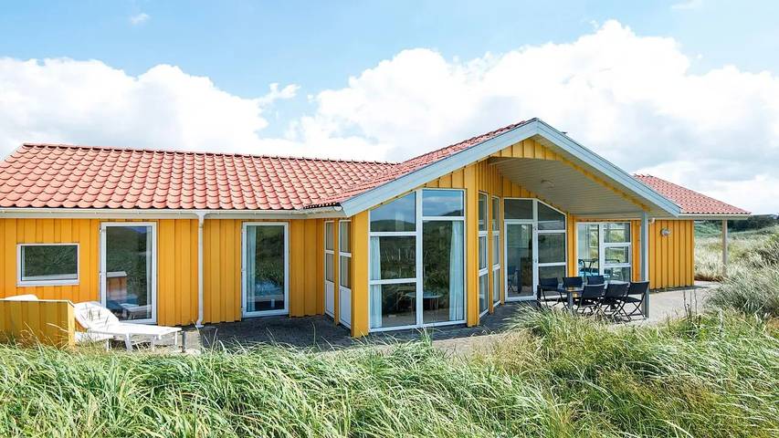 Ferienhaus für 11 Personen, mit Whirlpool und Terrasse sowie Pool und Sauna in Løkken