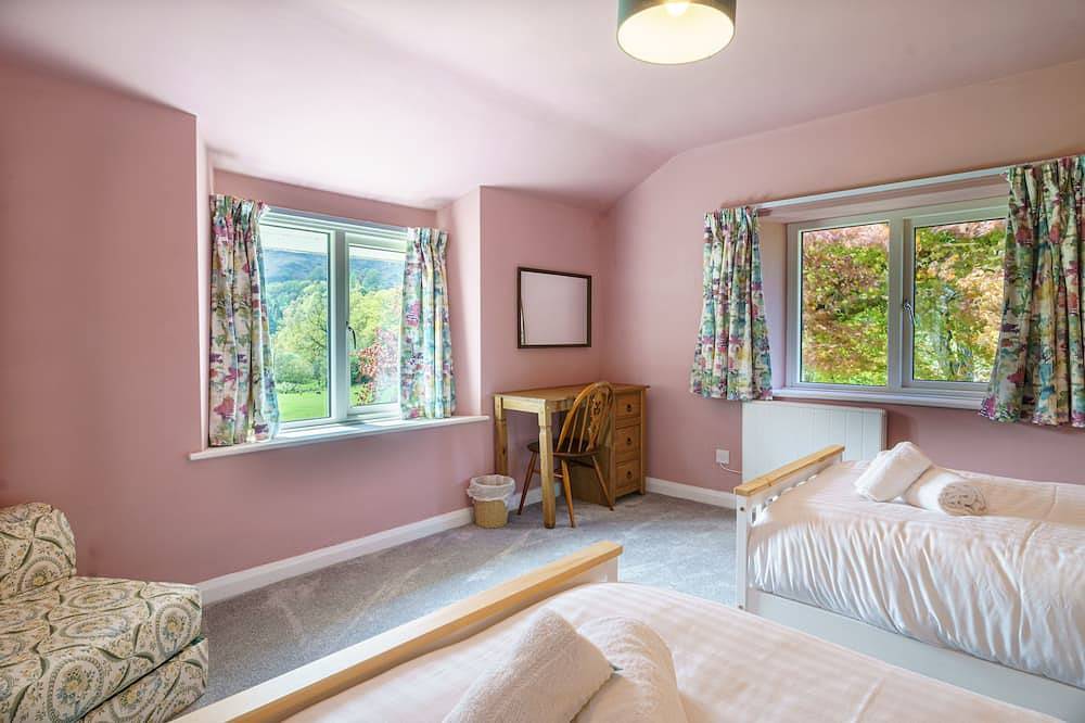 Cherry How - Patterdale Holiday Cottage (Dog-friendly) in Patterdale, Lake District