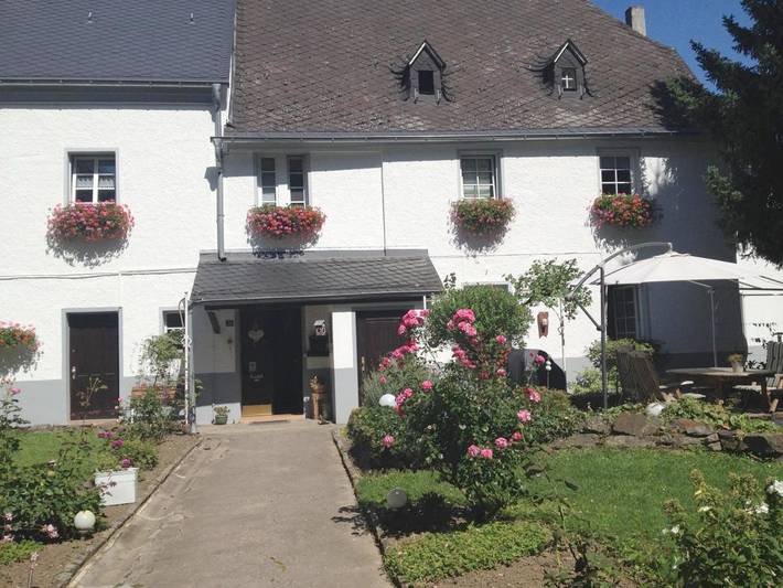Ferienwohnung für 3 Personen, mit Terrasse und Garten sowie Ausblick