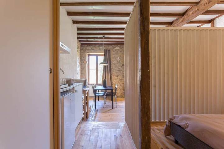 Entire apartment, Charming loft on the heights of Old Lyon in Fourvière, Lyon