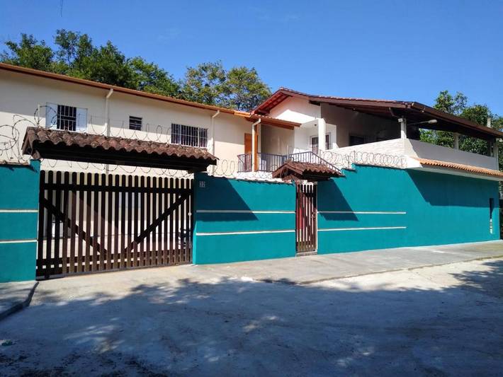Casas e apartamentos de temporada para 4 pessoas, com piscina, adaptado a crianças em Maranduba