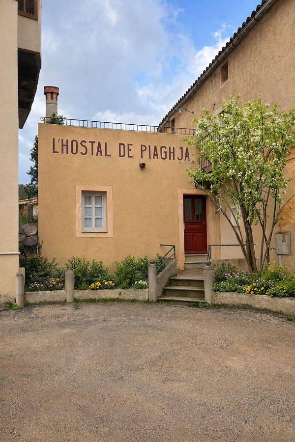 Hôtel pour 2 personnes, avec piscine ainsi que terrasse et jardin