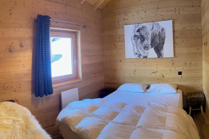 Gîte pour 12 personnes dans Office De Tourisme De Saint Sorlin D Arves - 2