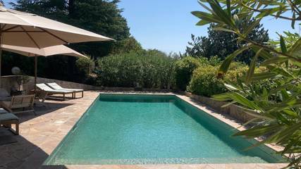 Chambre d’hôte pour 2 personnes, avec jardin ainsi que vue et piscine à Lorgues