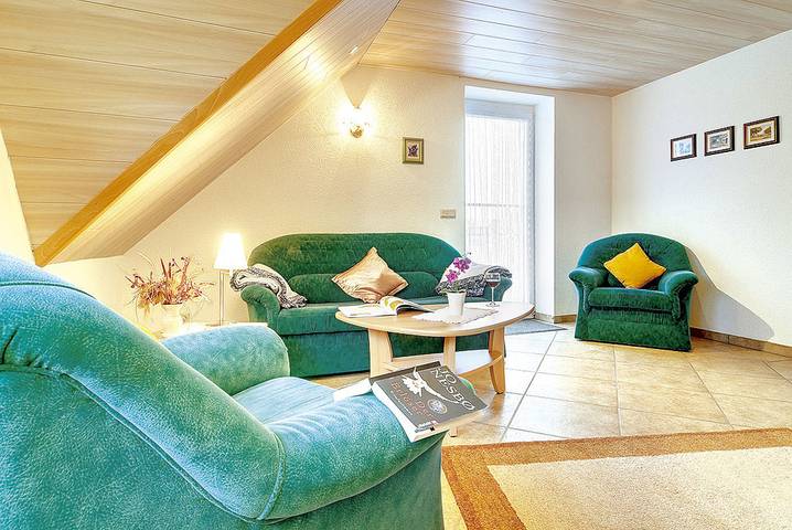 Ferienwohnung für 3 Personen, mit Balkon und Terrasse sowie Garten in Klink - 2