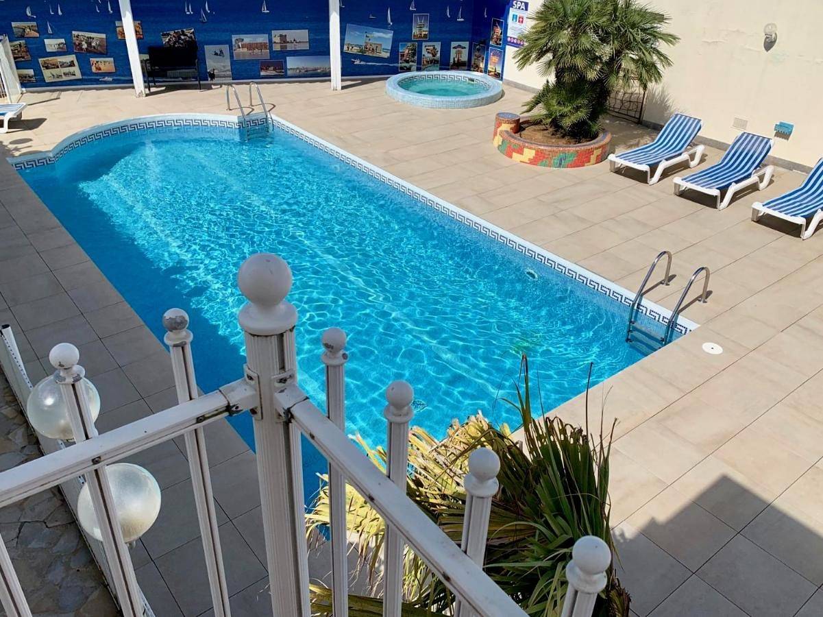 Hôtel pour 1 personne avec terrasse in Palavas-les-Flots, Côte méditerranéenne (France)