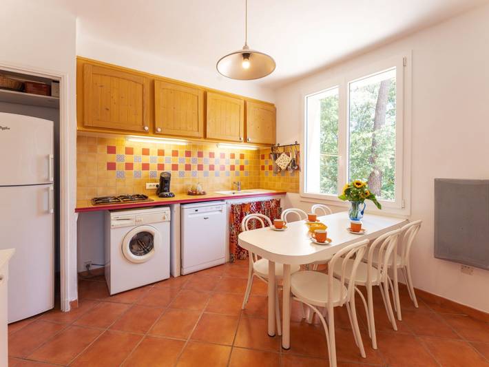Location de vacances pour 7 personnes, avec terrasse et jardin, animaux acceptés à Gordes - 2