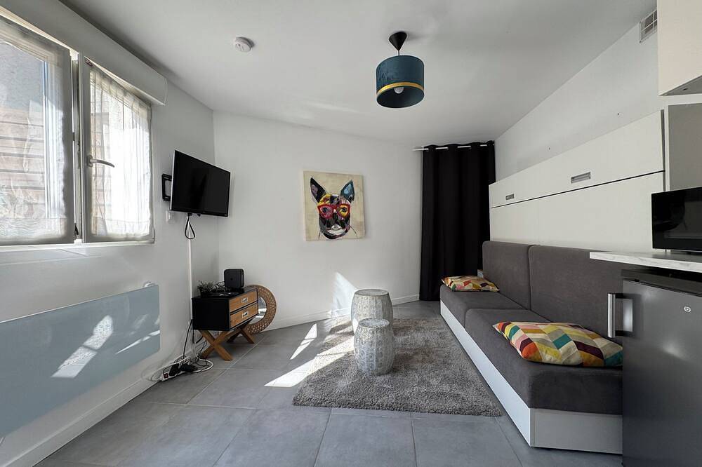 Entire apartment, Cosyholy1 - Small studio near Paris and Orly airport in Vitry-sur-Seine, Val-de-Marne