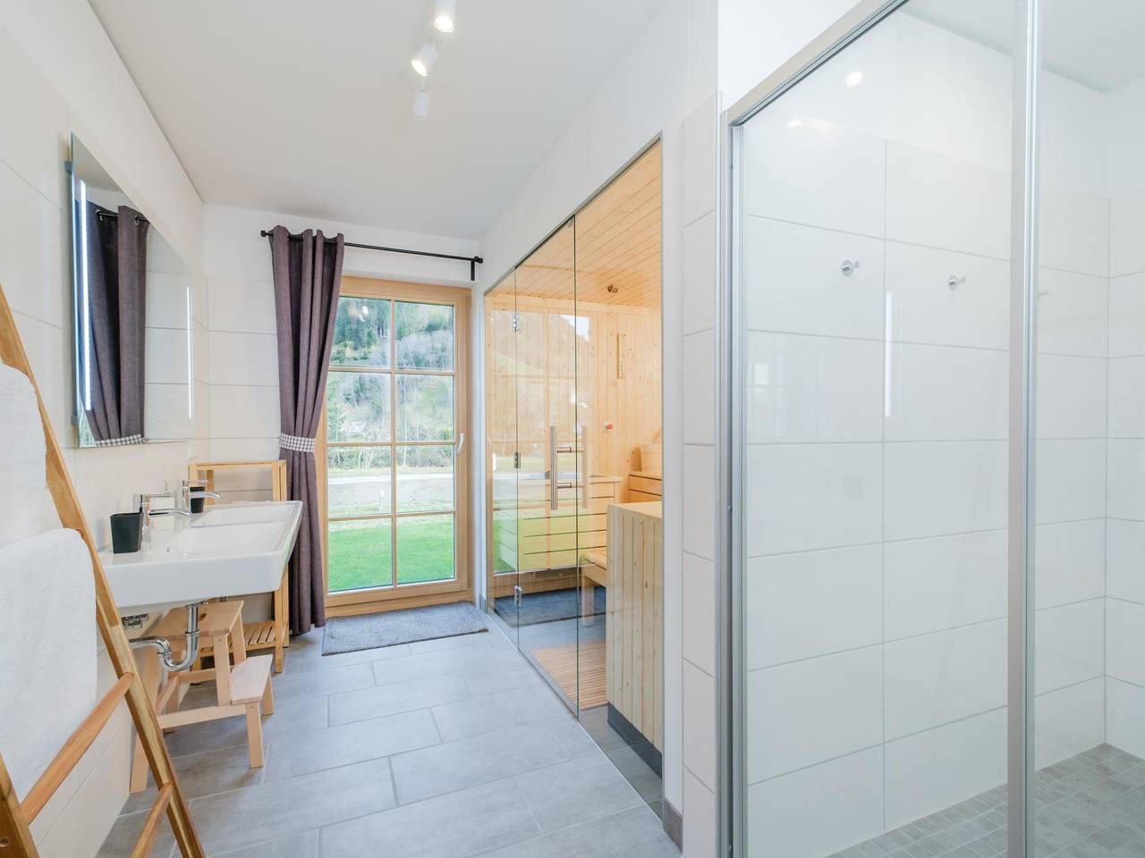 Chalet mit Sauna, Hot Tub und umzäuntem Garten in Irdning-Donnersbachtal, Tauern