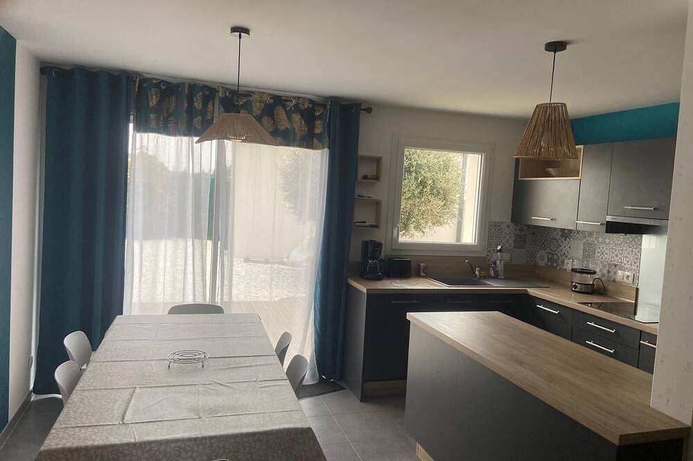 Quiet house with garden 2km from the beach and close to shops  in Angoulins, Región de La Rochelle