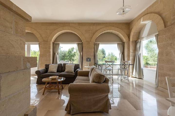 Location de vacances pour 4 personnes, avec Terrasse et Jardin ainsi que Piscine et Vue à Antonelli - 4
