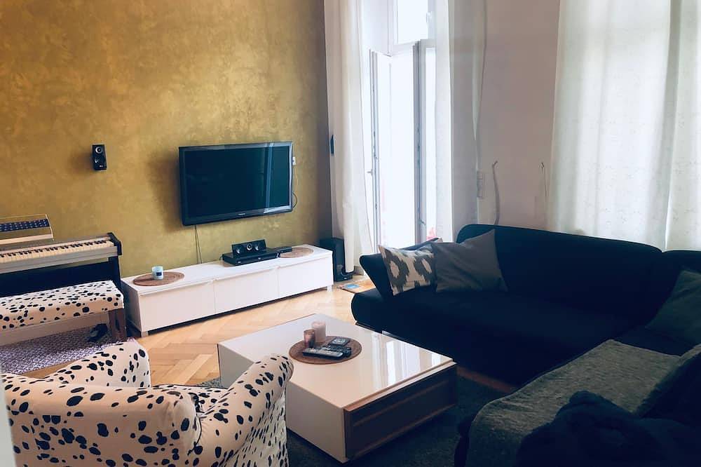 Ganze Wohnung, Schöne, helle, ruhige Ferienwohnung Savignyplatz (Zentrum West) für längere Zeit in Charlottenburg Berlin, Berlin