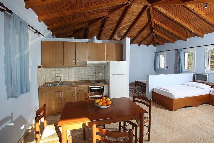 Bungalow für 4 Personen, mit Terrasse und Garten auf den Peloponnes - 2