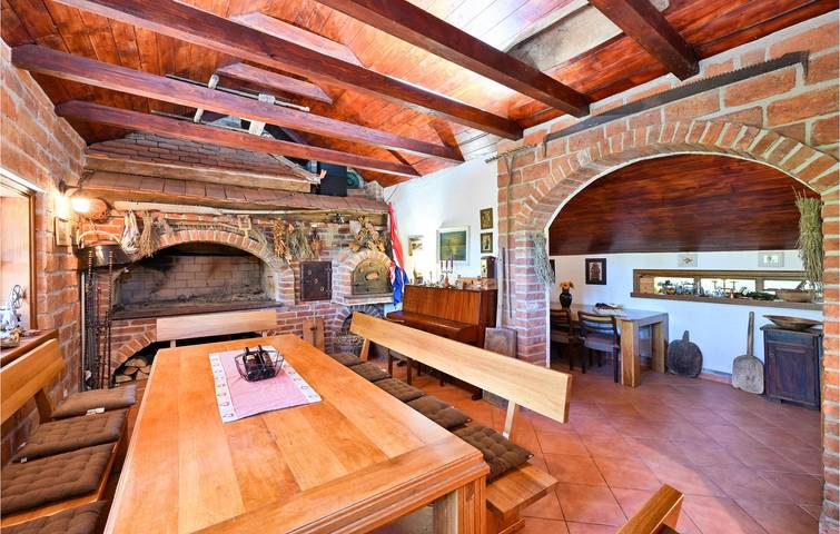 Reizende 2-Zimmer-Wohnung mit Pool, WLAN und Terrasse in der Nähe des Stadtzentrums von Bjelovar in Bjelovar-Bilogora