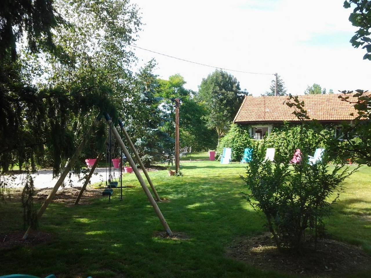 Gîte Luxueux avec Piscine Partagée, Parc Arboré et Activités près de Moulins in Avermes, Allier