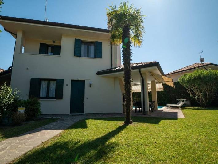 Ferienwohnung für 8 Personen, mit Pool und Garten