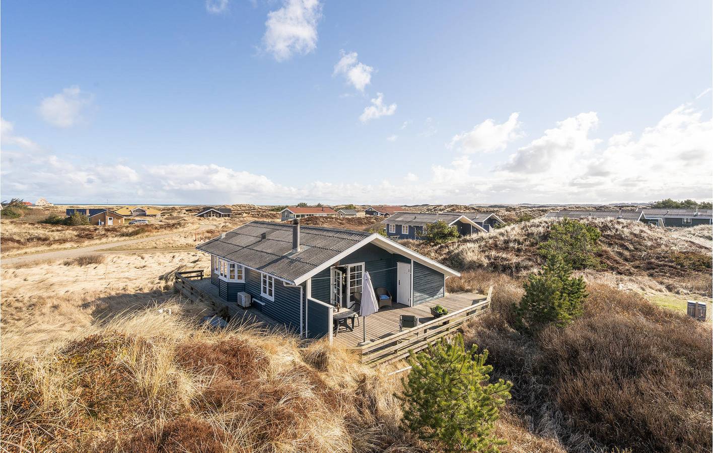 Feriehus for 4 personer med terrasse in Lild Strand, Vesterhavet