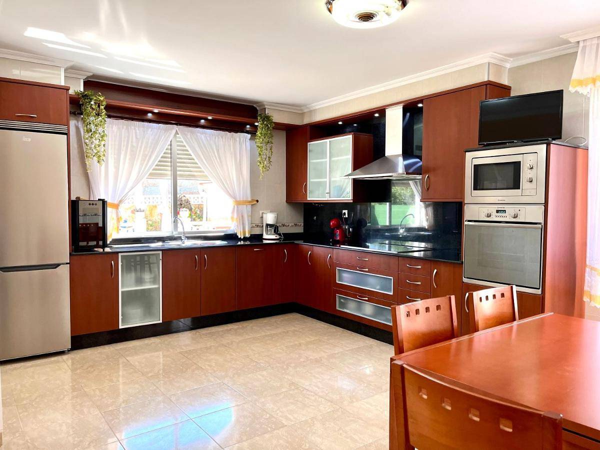 Three-Bedroom Townhouse in Baiona, Rias Baixas