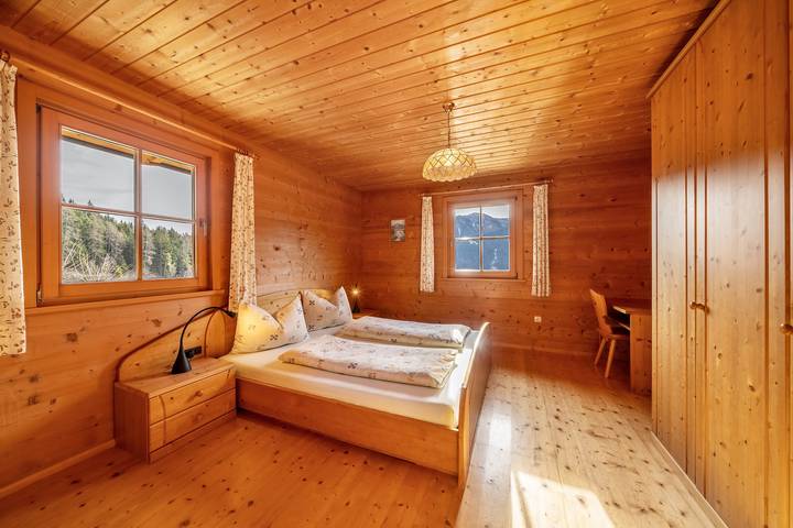 Appartamento intero, Appartamento vacanze 'Thalhof Laugen' con vista montagna, giardino comune e Wi-Fi in Ultimo, Gruppo Ortles-Cevedale