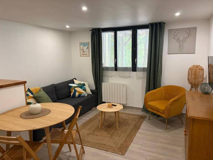 Gîte pour 4 personnes, avec vue et jardin à Vicdessos (homonymie)