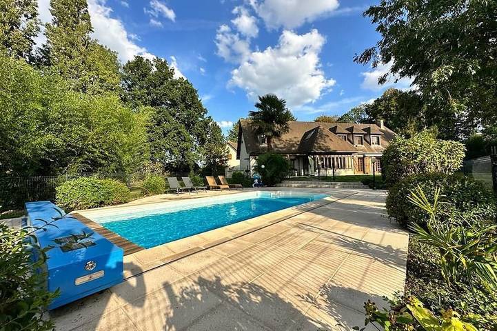 Gîte pour 11 personnes, avec jacuzzi dans Ailly