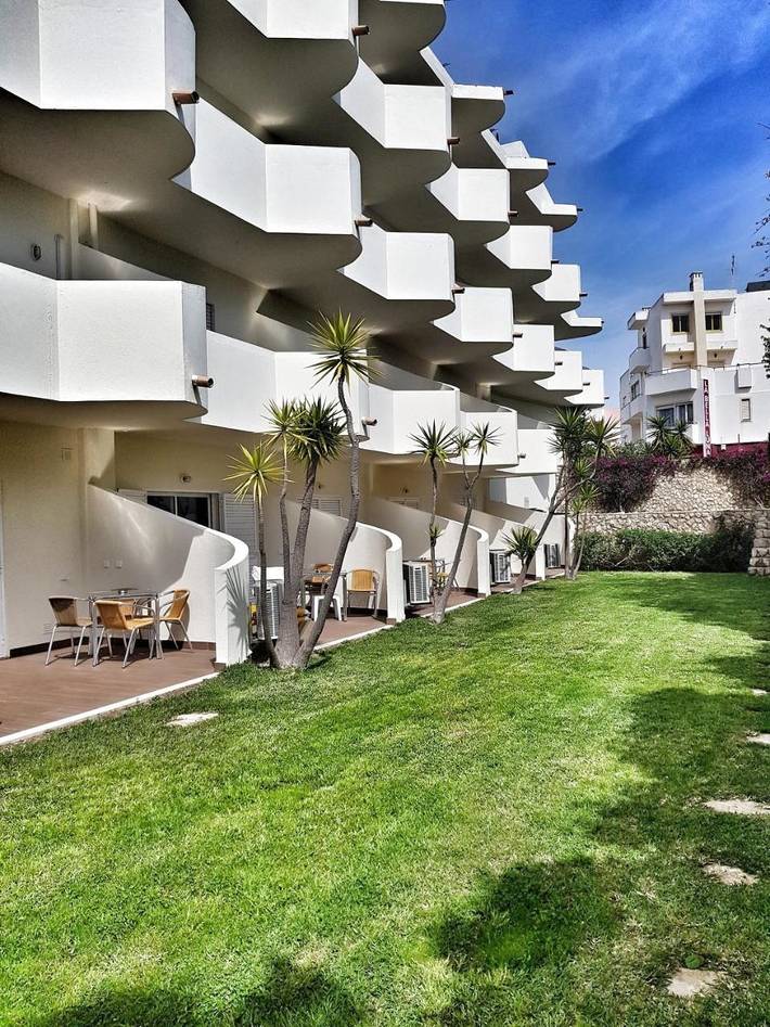 Aparthotel para 2 pessoas, com Terraço e Jardim em Alvor