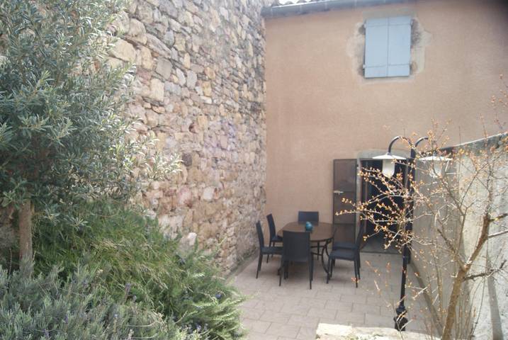 Gîte pour 6 personnes, avec piscine et terrasse, animaux acceptés à Caunes-Minervois - 2