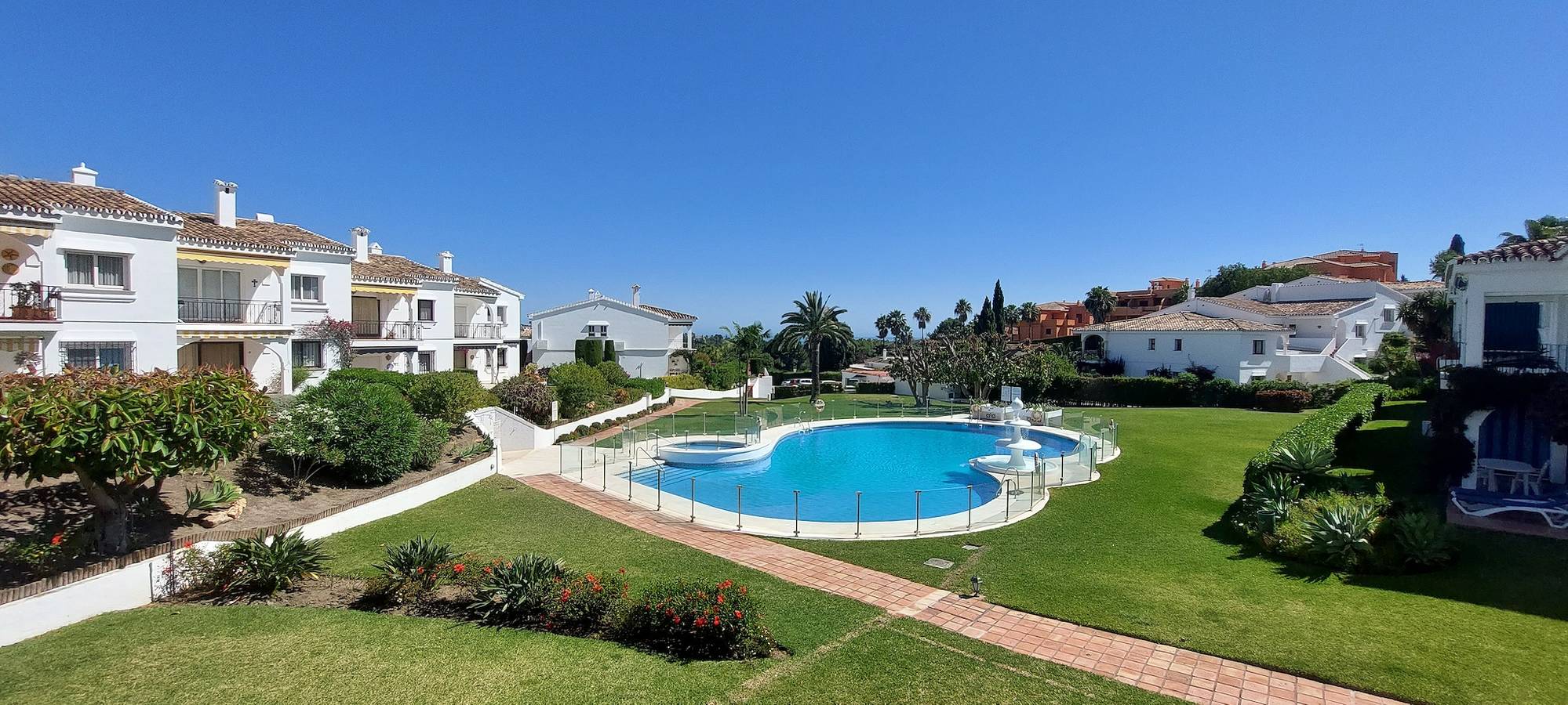 Apartamento vacacional entero, Apartamento de vacaciones para 5 personas con piscina in El Paraiso Golf Estepona, Benahavís