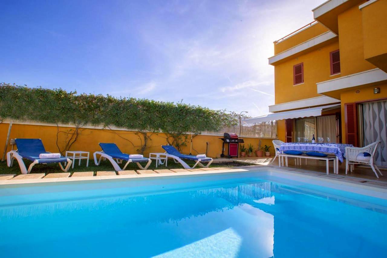 Three-Bedroom Villa in El Arenal, Palma