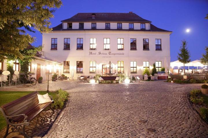 Hotel für 2 Personen, mit Terrasse und Garten sowie Pool und Sauna in Tangermünde - 4
