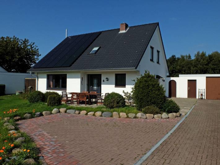 Ferienhaus für 6 Personen, mit Terrasse und Garten in Pellworm - 3