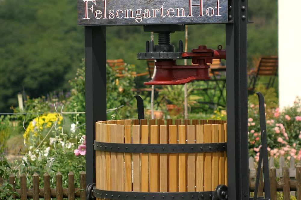Ganze Wohnung, Ferien auf dem Winzer- und Bauernhof in Hessigheim, Landkreis Ludwigsburg
