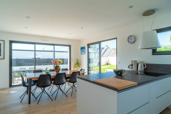 Location de vacances pour 8 personnes, avec terrasse et jardin dans Plage Kerou - 2