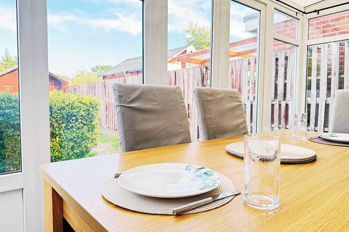 Spacious 3 Bed Near Gatwick, Ideal for groups in Crawley, Sussex de l'Ouest