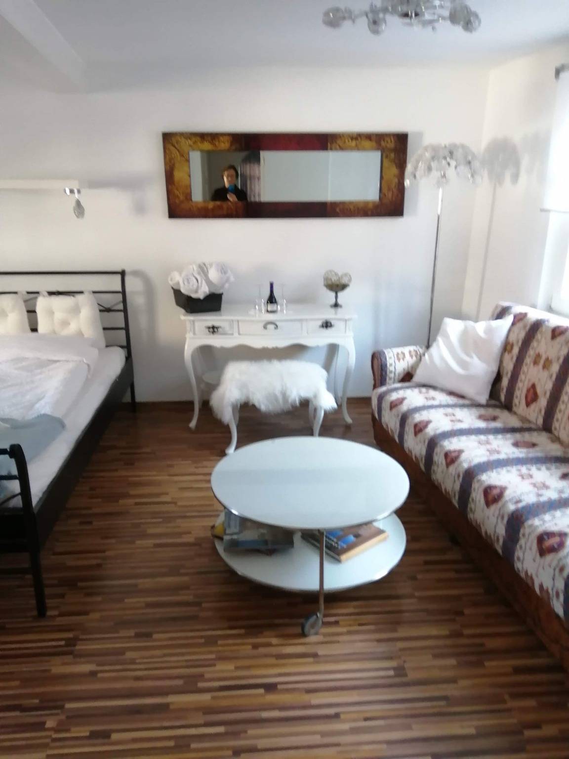 Apartment 'Doppelzimmer' with Shared Terrace and Wi-Fi in Oberursel, Hochtaunuskreis