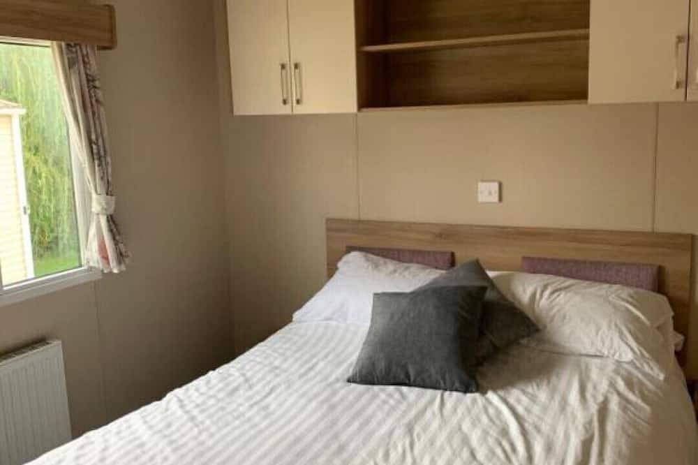 Newquay Bay Porth Caravan - 6 berth in Newquay, Cornwall