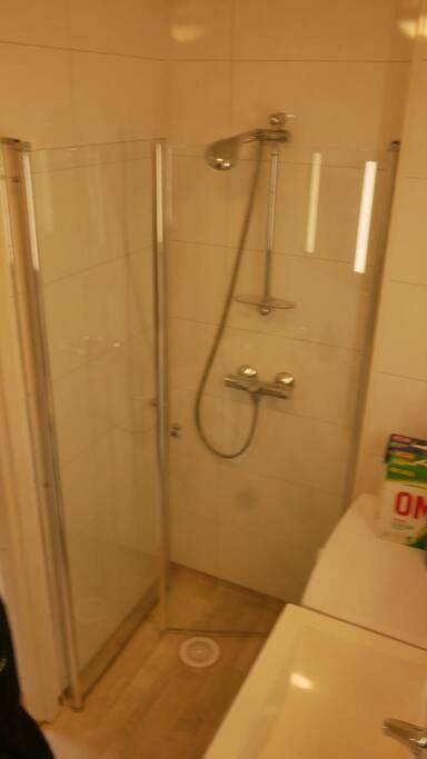 Gîte pour 4 personnes, avec terrasse et jardin, animaux acceptés à Leknes - 2