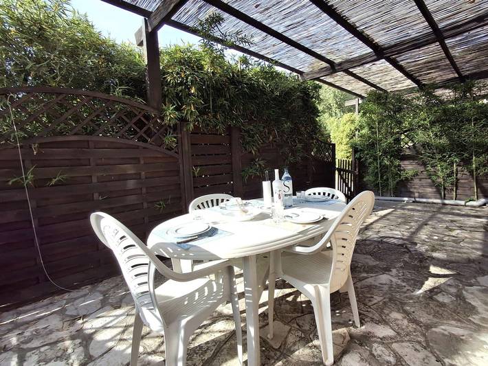 Appartement de vacances pour 4 personnes, avec terrasse et piscine