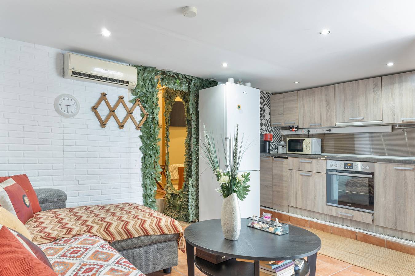 Ganze Wohnung, Ferienwohnung 'Gabriela' mit Balkon, Wi-Fi und Klimaanlage in Regionalbezirk Ostattika