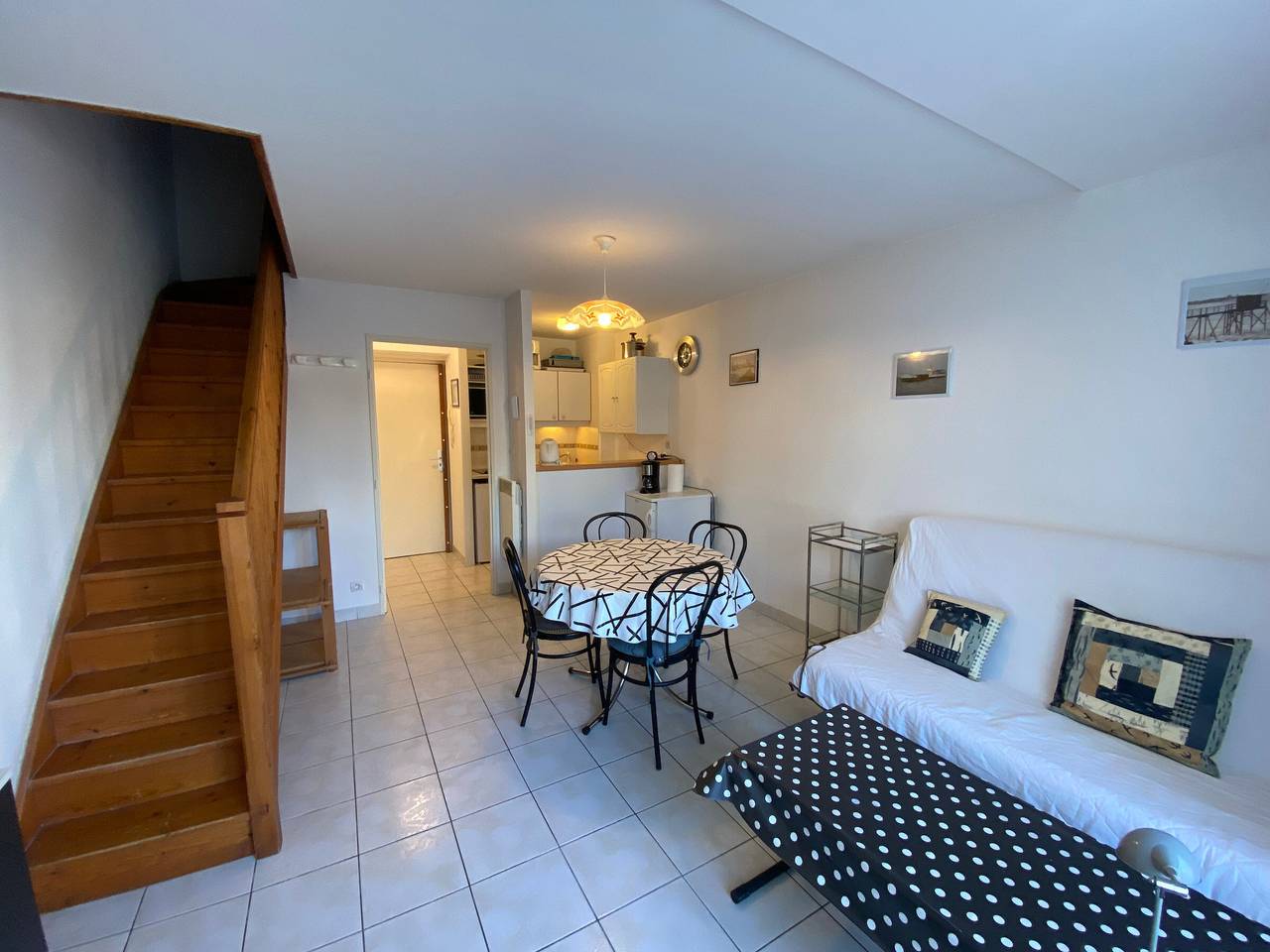 Entire apartment, Quiet Area Near Beach – Cosy Duplex with Parking in Fouras, Rochefort region