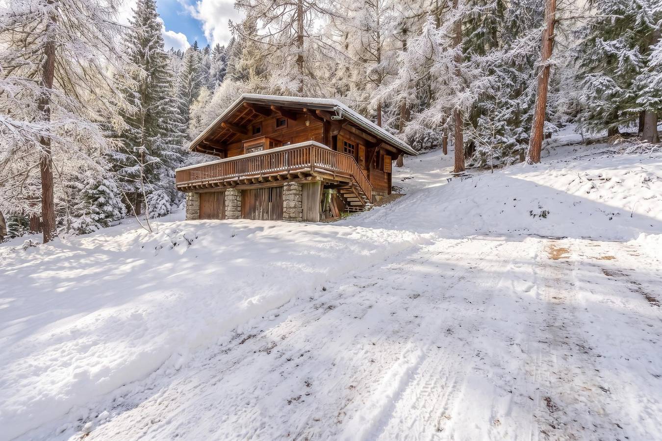 Chalet Petit Poucet 2Br Retreat in forest in Les Grandes Montets, Chamonix-Mont-Blanc