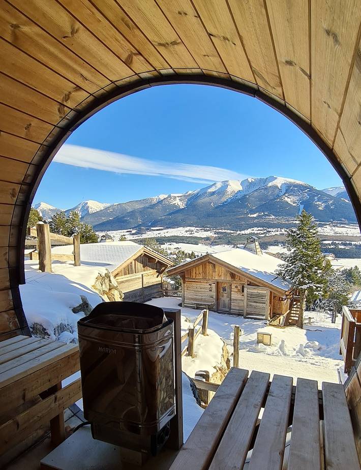 Chalet pour 10 personnes, avec Balcon et Jacuzzi ainsi que Jardin et Sauna dans les Pyrénées